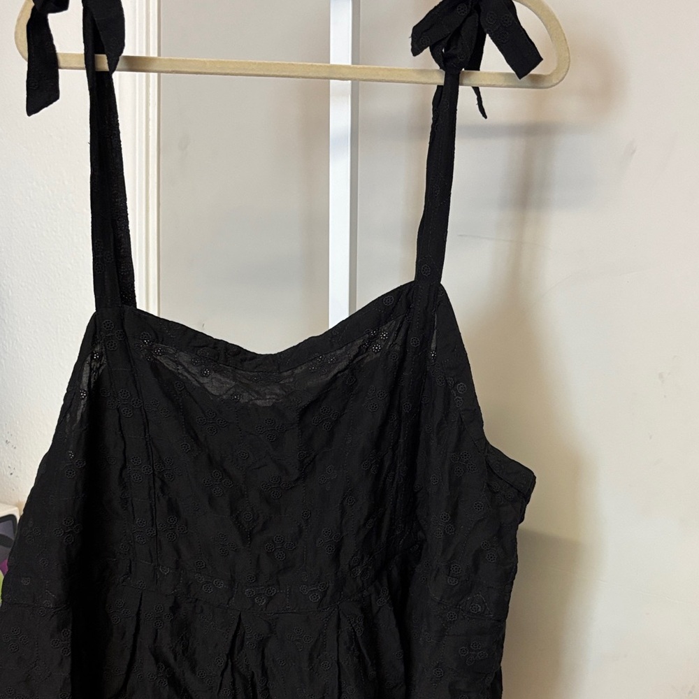 NWOT Old Navy Black Lace Sleeveless top 4x